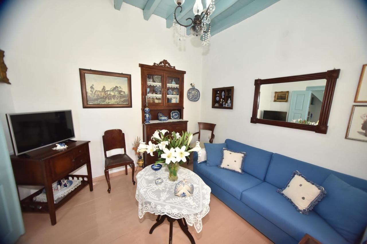 Traditional House By The Sea Mandrákion Exterior foto
